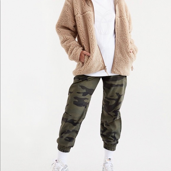 COPY - Tna Aritzia Sherpa fleece zip up hoodie - Picture 3 of 4